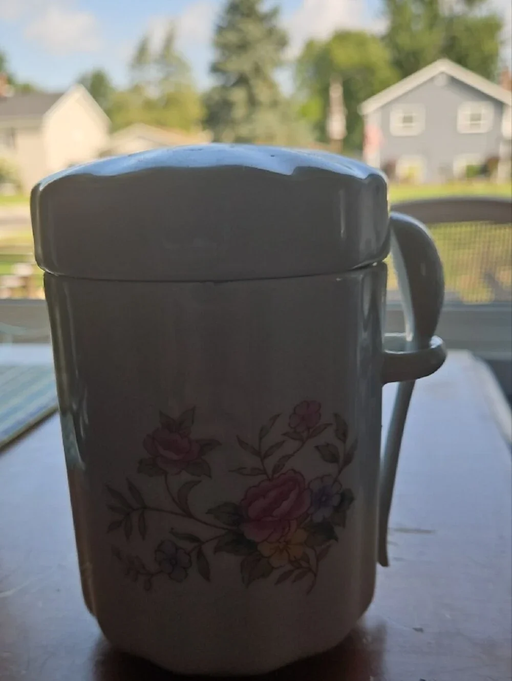 FTDA Ceramic Floral Canister with Spoon - White